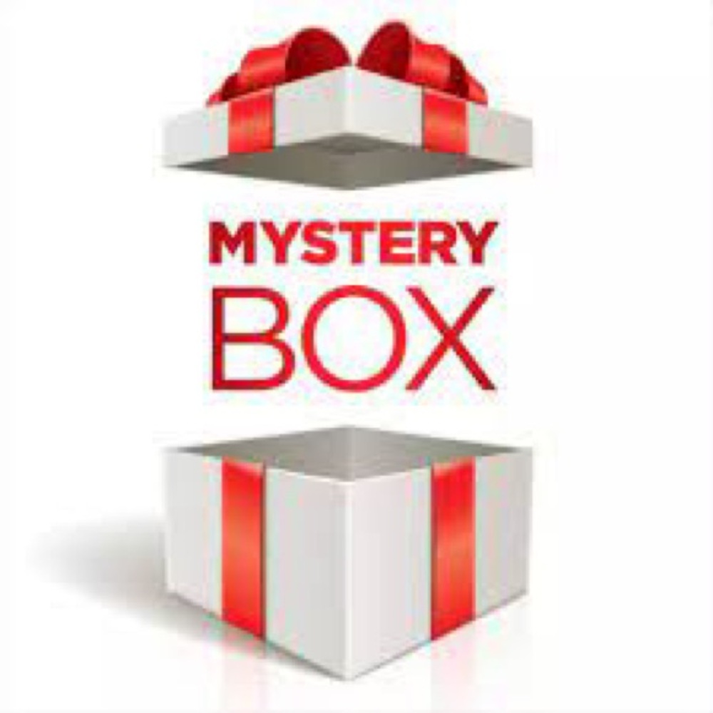Women’s mystery box of Tops
